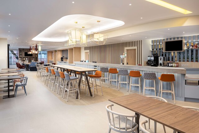 ハンプトン バイ ヒルトン ロックデール