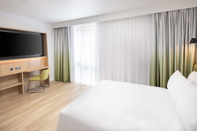 ハンプトン バイ ヒルトン ロックデール