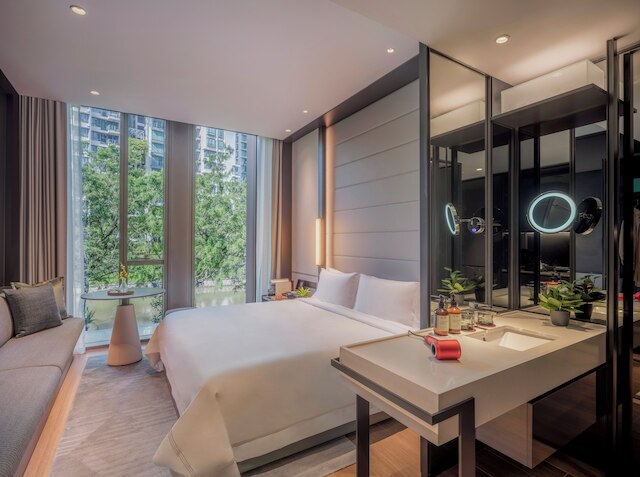 フレイザーレジデンス川沿いの散歩道