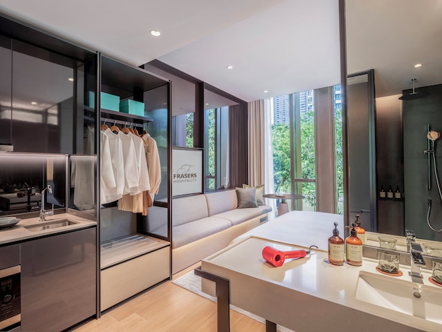 フレイザーレジデンス川沿いの散歩道