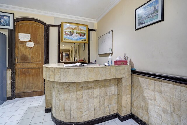 スポット オン 90147 ゴセパ アンベンガン プラザ