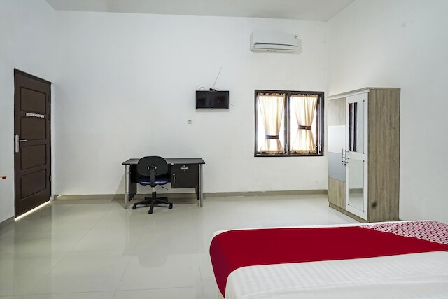 OYO  90595 フェレッサ コスト シャリア