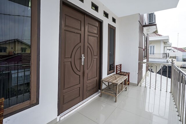 OYO  90595 フェレッサ コスト シャリア