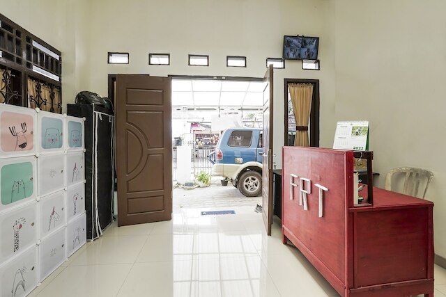 OYO  90595 フェレッサ コスト シャリア