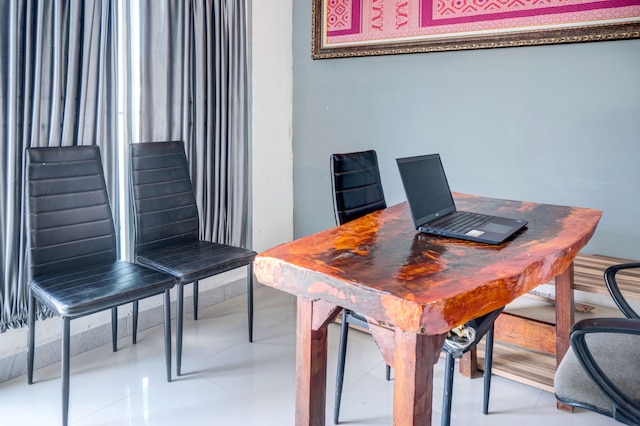 ホテル O スルタン ホームステイ シャリア 2