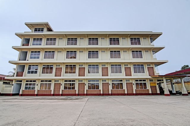 ホテル O ポンドク アングレック シャリア