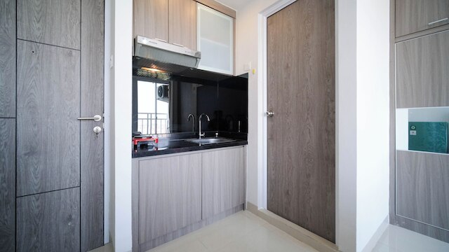 タイディ アンド クリーン スタジオ アット タマン メラティ スラバヤ  アパートメント