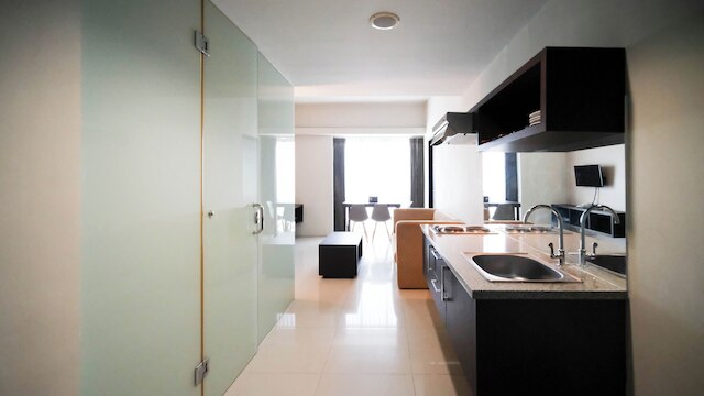 コージー STイ 2ッBRム アット ザ スクエア スラバヤ  アパートメント