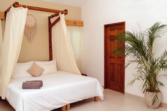 エニグマティック・ホテル・エクスペリエンス