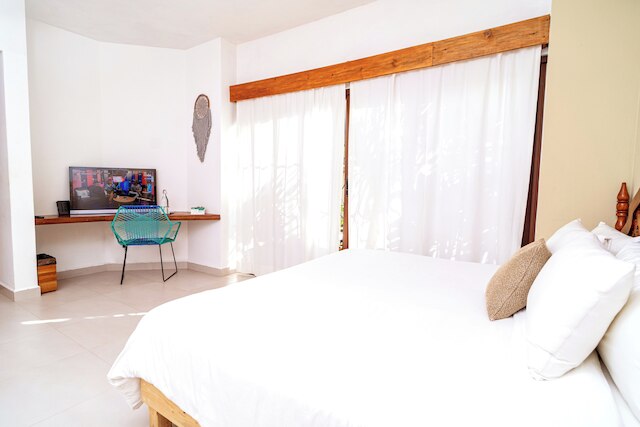 エニグマティック・ホテル・エクスペリエンス