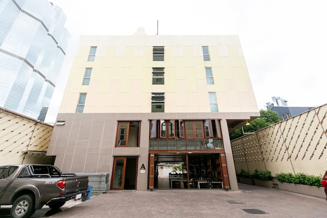 ルーム バンコク サトーン