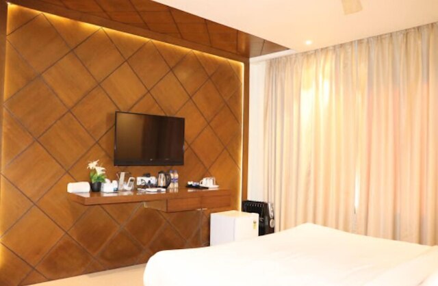 パヴナ・パレス・ホテル