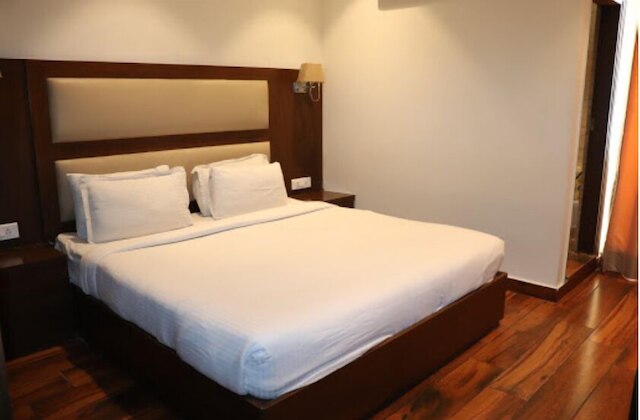 パヴナ・パレス・ホテル