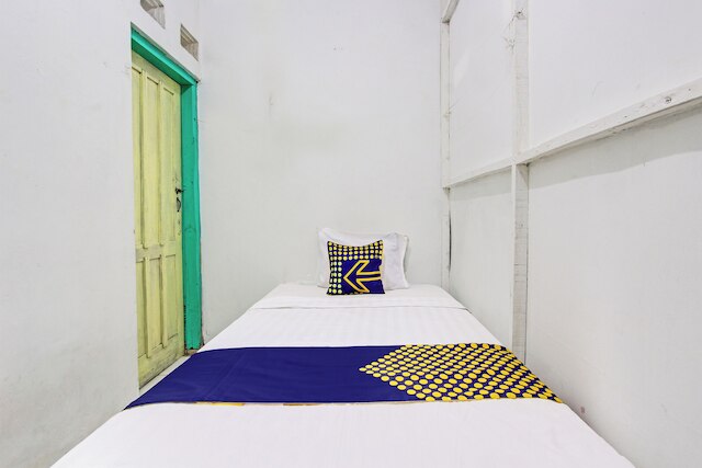 ホテル O カロマ コステル シャリア