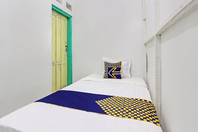 ホテル O カロマ コステル シャリア