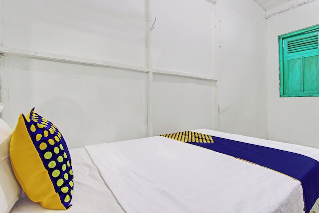 ホテル O カロマ コステル シャリア