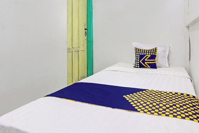 ホテル O カロマ コステル シャリア