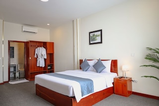 ニミス ホテル & レストラン