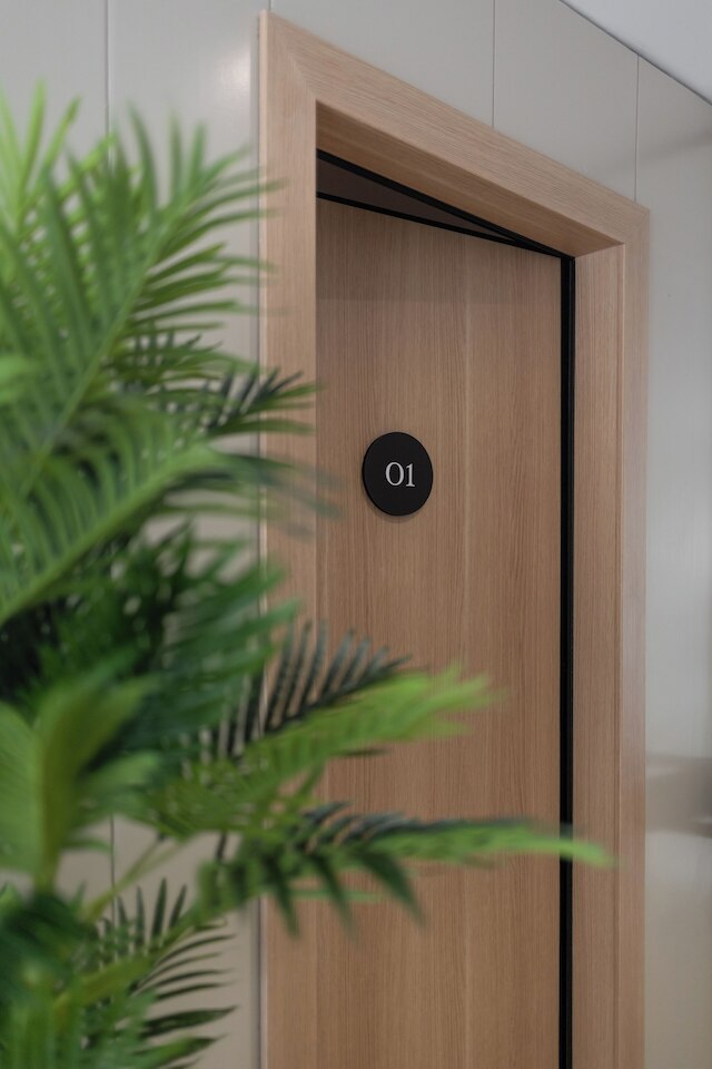 エリオット ネアポリ、アテネ