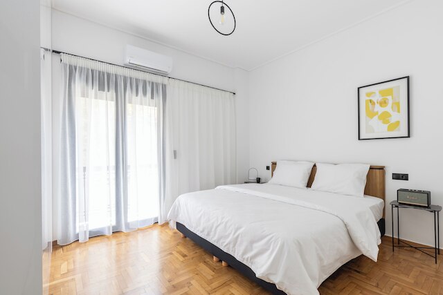 エリオット ネアポリ、アテネ