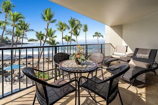 コナ バイ ザ シー