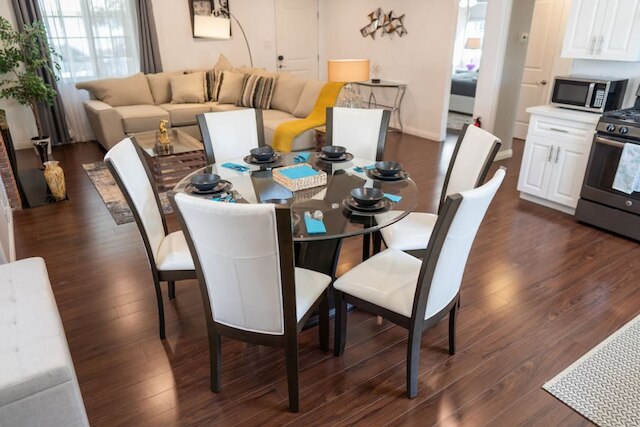 トランキィリ ベッドルーム ホーム イン ビューティフル ネイボーフッド P24