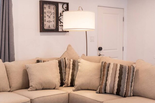 トランキィリ ベッドルーム ホーム イン ビューティフル ネイボーフッド P24