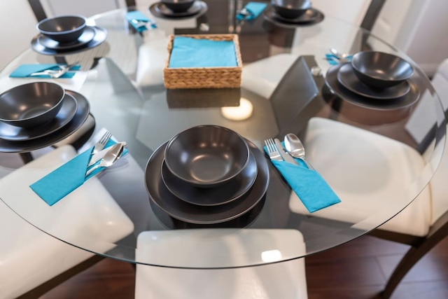 トランキィリ ベッドルーム ホーム イン ビューティフル ネイボーフッド P24