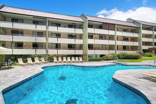 ホヌ ハレ ミニッツ アウェイ フロム ザ ビーチ!