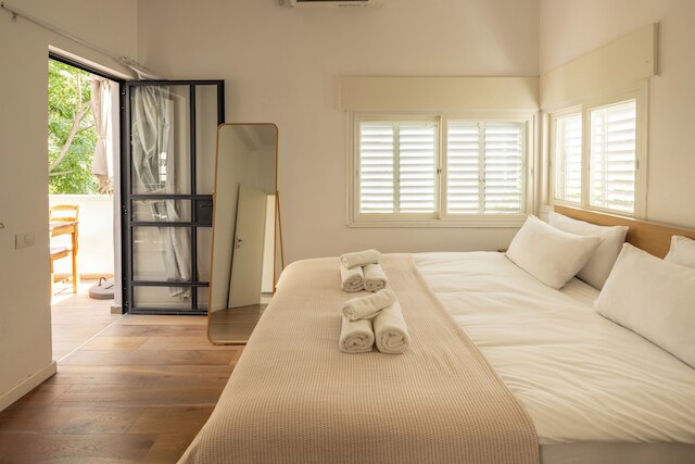 ラスティック チャーム テルアビブ CTR バイ シー N' レント