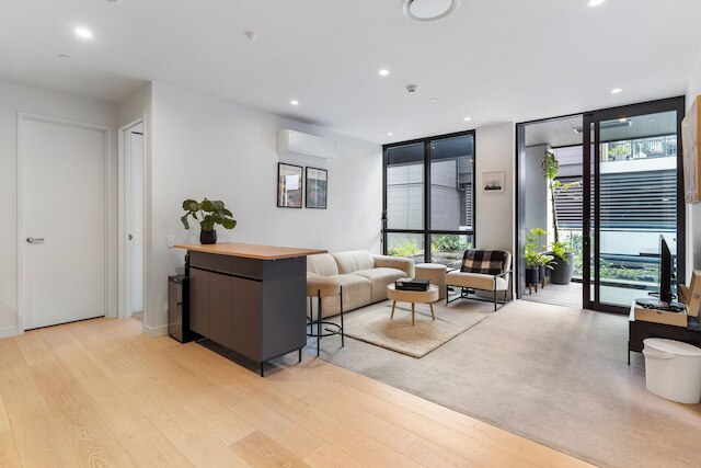 モディッシュリビング・イン・ウィンヤード・クォーター