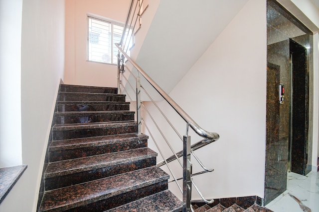 ファブホテル ザ リリー