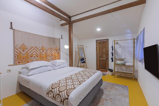 ユッケ・テンビ・ホームステイ