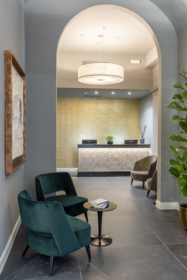 フロム・ブティック・ホテル