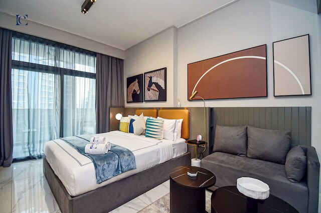 ブランドニュースタジオ、ビジネスベイ内 - MAG