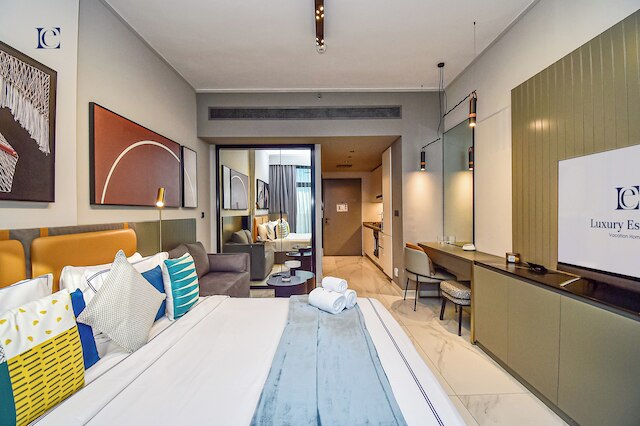 ブランドニュースタジオ、ビジネスベイ内 - MAG