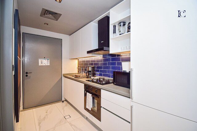 ブランドニュースタジオ、ビジネスベイ内 - MAG