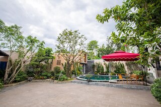 アイリス・ヒル・ヴィラ・ヒュー