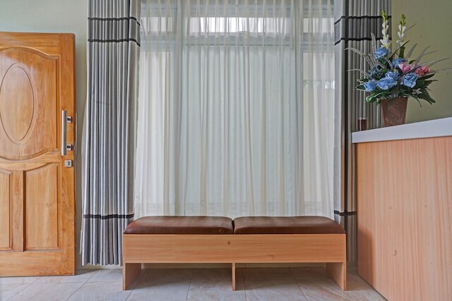 OYO  90804 オマ ウティ ホームステイ シャリア