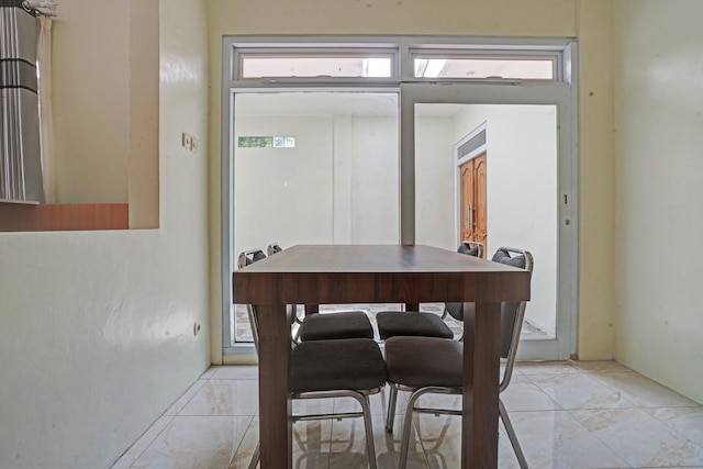 OYO  90804 オマ ウティ ホームステイ シャリア