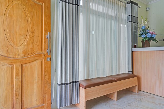 OYO  90804 オマ ウティ ホームステイ シャリア