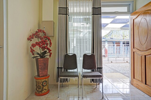 OYO  90804 オマ ウティ ホームステイ シャリア