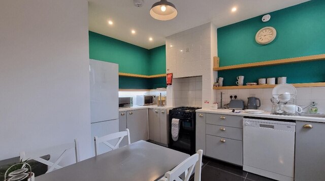 アストニッシング ハウス ウィズ アウトドア シーティング BBン