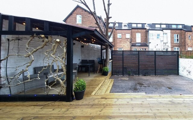 スタイリッシュ キング ベッド スイート フリー パーキング ラージ パティオ