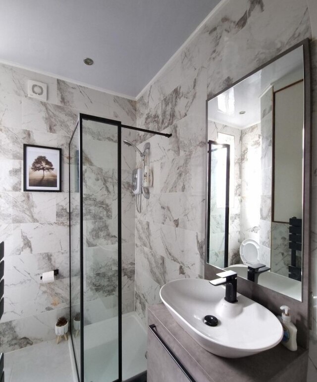 スタイリッシュ キング ベッド スイート フリー パーキング ラージ パティオ