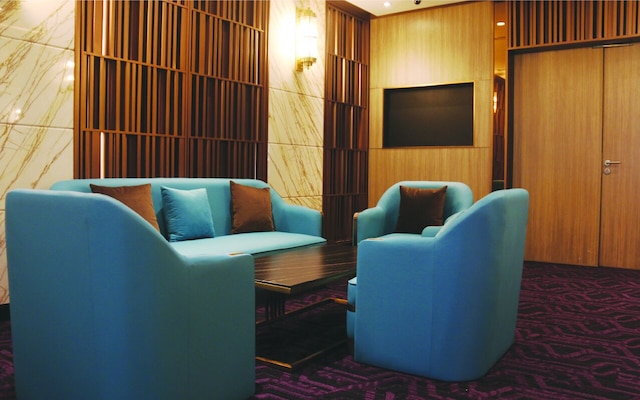 アクイーン プレステージホテル ラベンダー