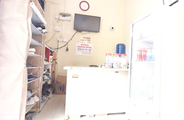 スポット オン 92569 アント ホームステイ シャリア ニア ペラブハン フェリ ハーバー ベイ