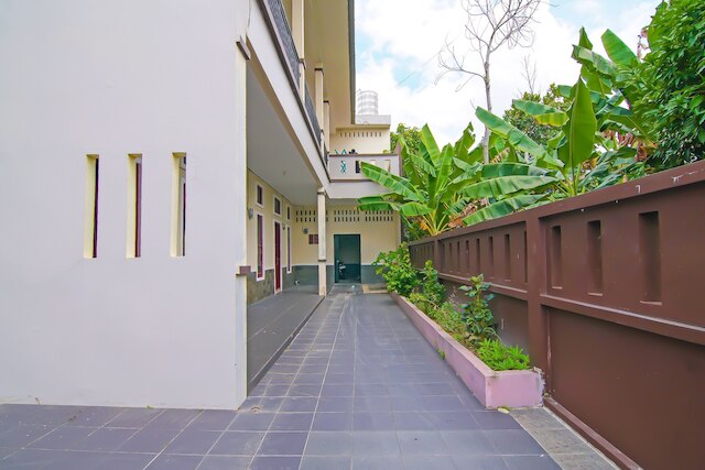 ホテル O プトリ ゲストハウス シャリーア ニア SPBU リンボ パンジャング