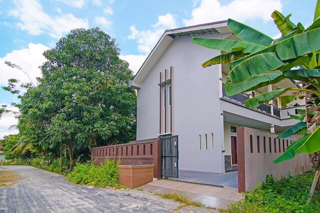 ホテル O プトリ ゲストハウス シャリーア ニア SPBU リンボ パンジャング