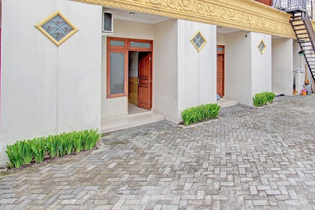 OYO  91785  ホテル  スリカンディ カラサン